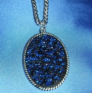 Unique pendant necklace!( New w/o tag)